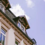 Anwalt Mietrecht Hanau: 7 Schritte zur Durchsetzung deiner Rechte Anwalt für Mietrecht in Hanau bei der Mandantenberatung im Büro