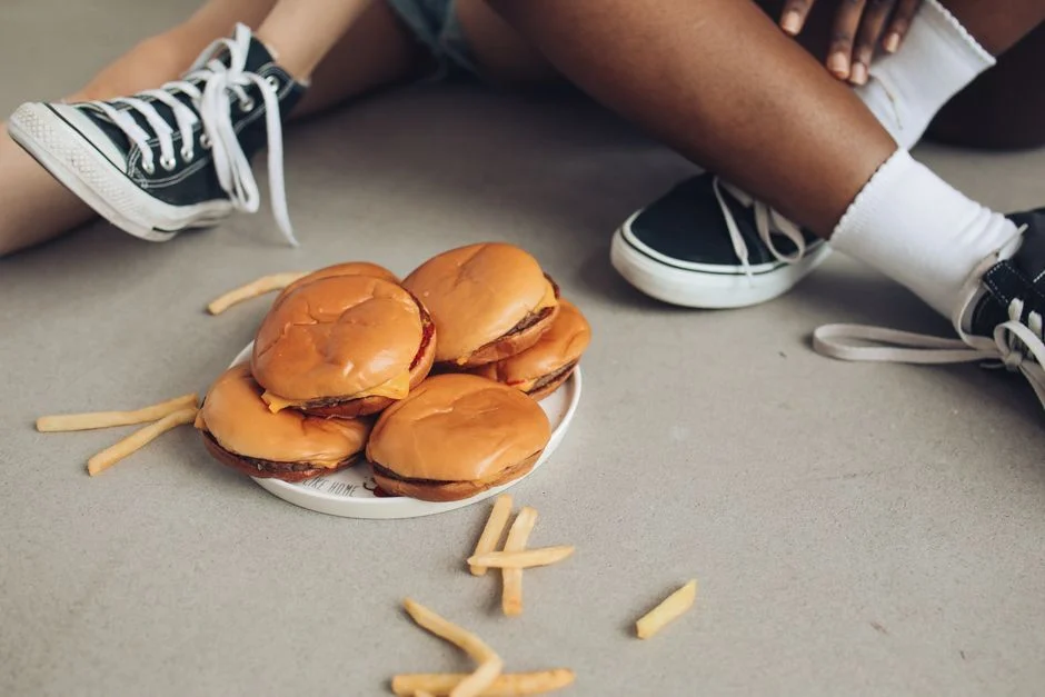 Burger und Pommes von Fast Food Ketten in Hanau