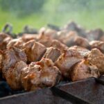 Kebab Connection Hanau – leckerer Döner Teller mit Pommes und Salat in der Brüder-Grimm-Stadt