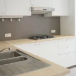 Küche Hanau: Dein ultimativer Guide zur Küchenplanung in der Brüder-Grimm-Stadt Küchenplanung in Hanau - Moderne Einbauküche mit Hochglanzfronten